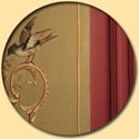 detail vogel op deurlijst